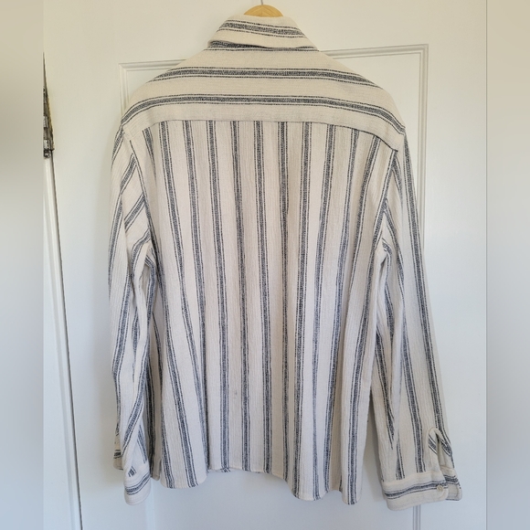 Zara XL casual stripped button-up - Picture 3 of 3